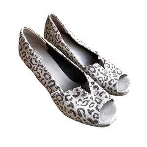 Tom’s wedgie high heels open toe pumps US size 9.5 animal print shoes